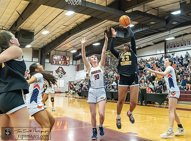 Stella Lockhart against Trinity Hall in the SCT Semifinal.  Photo by Tom Smith